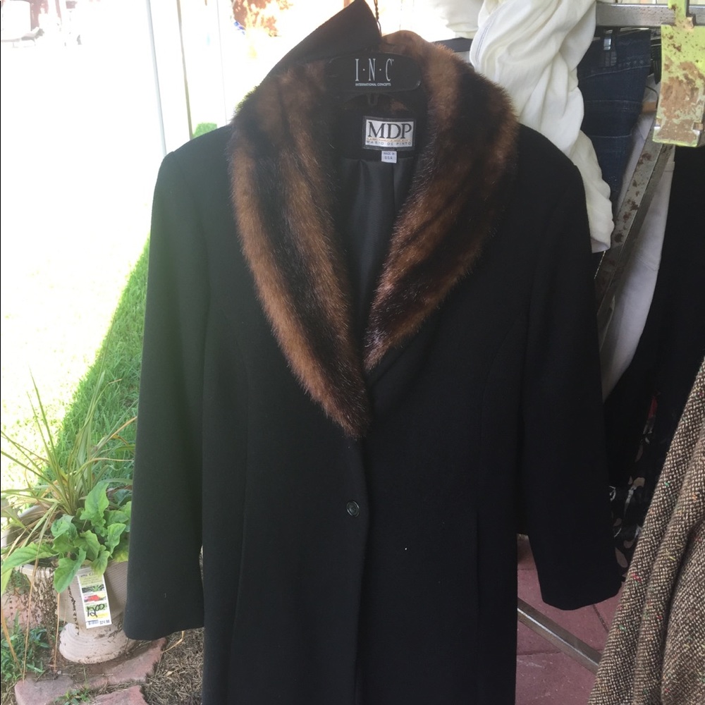 Coats and jackets DIFFERENT BRANDS SIZE MEDIUM
